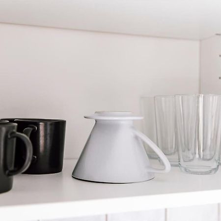 Komplett Neu: 2-Zi Zentral Im Altbau. 24H-Checkin Киль Экстерьер фото