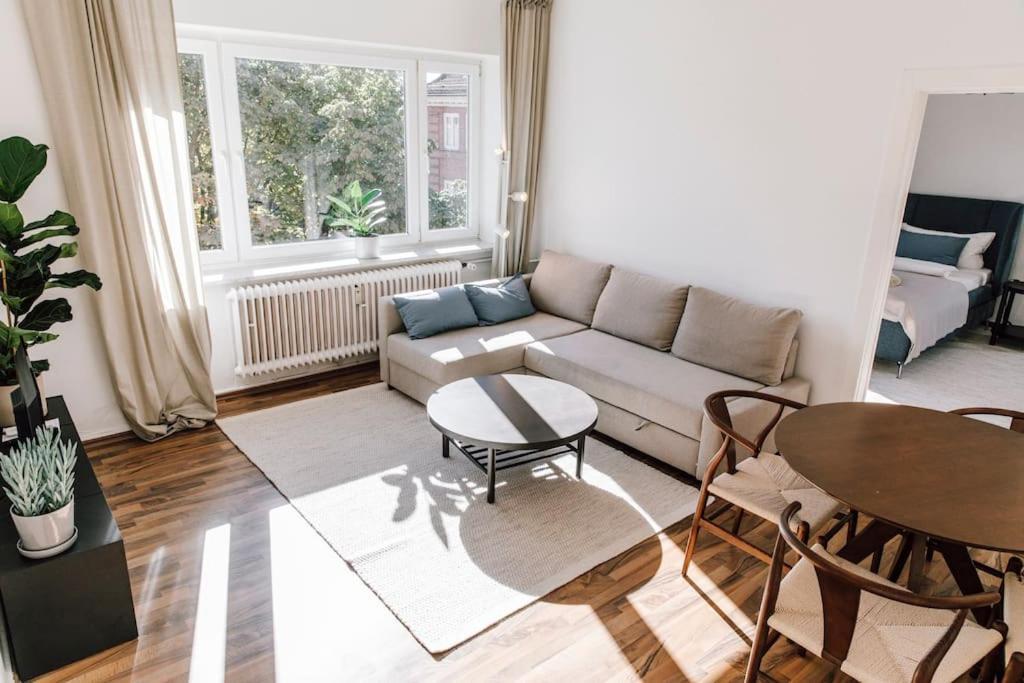 Komplett Neu: 2-Zi Zentral Im Altbau. 24H-Checkin Киль Экстерьер фото